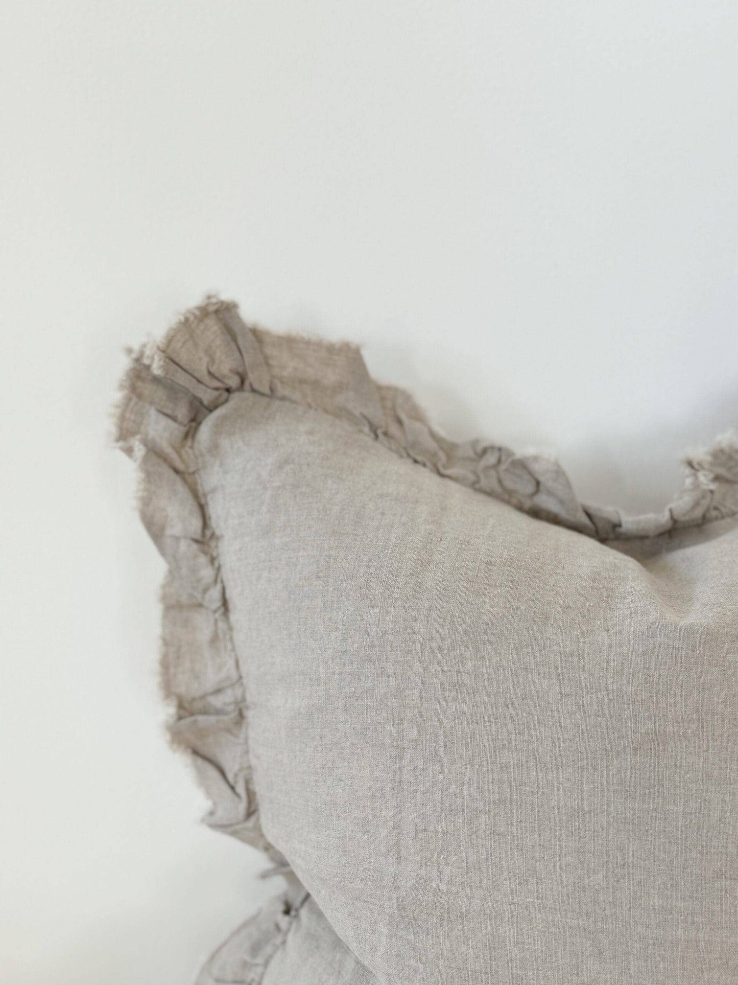 Extra large Ruffled Linen Cushion – Natural