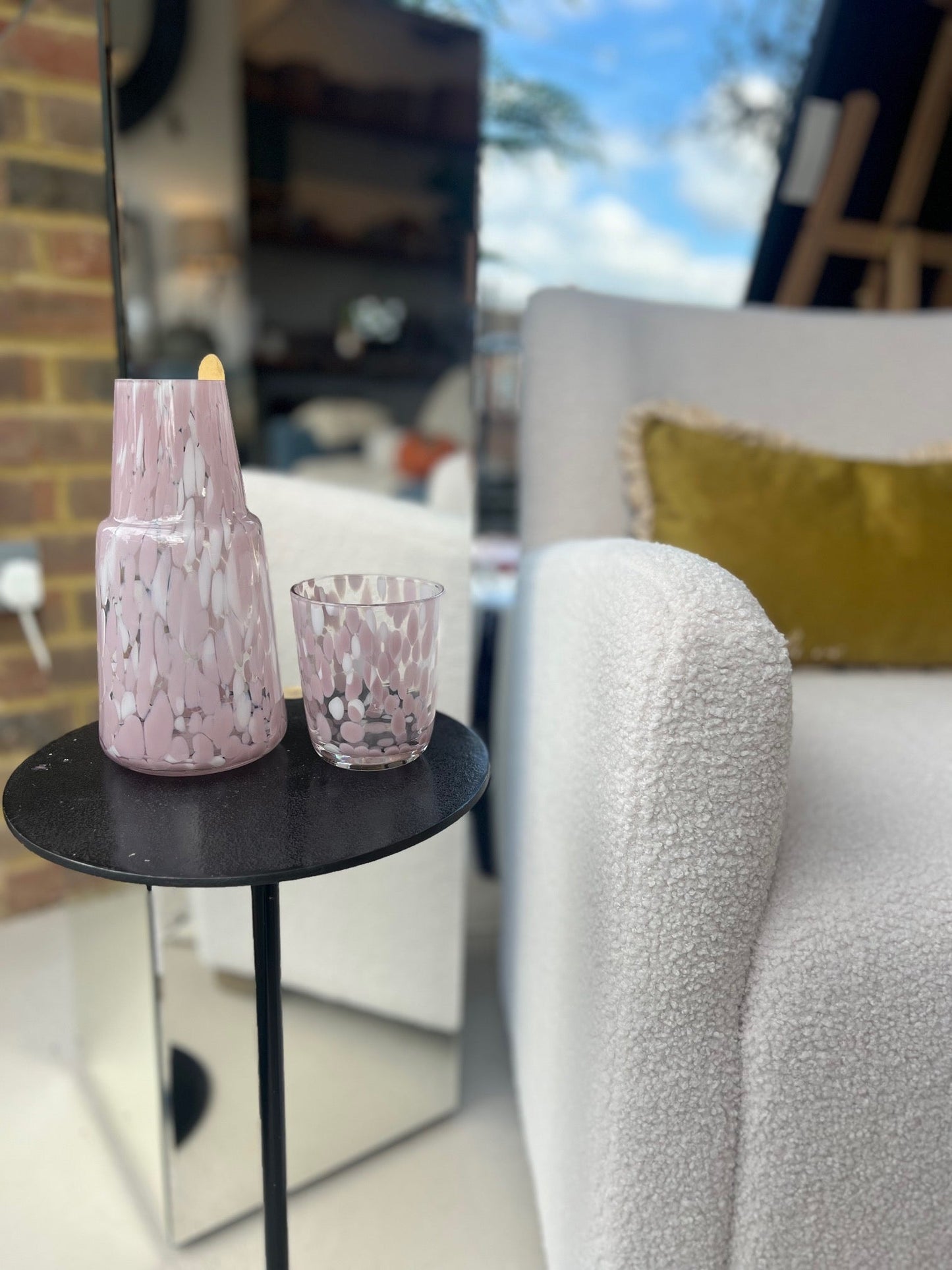 Black Round Pedestal Table - MarramTrading.com
