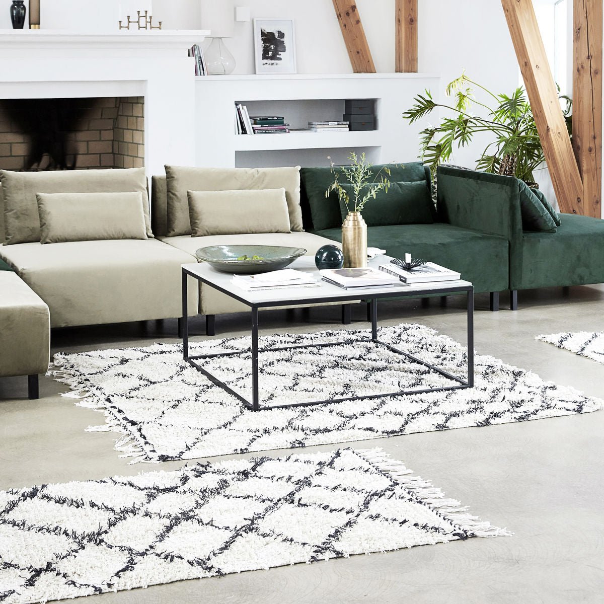 Riba Black & White Runner - MarramTrading.com