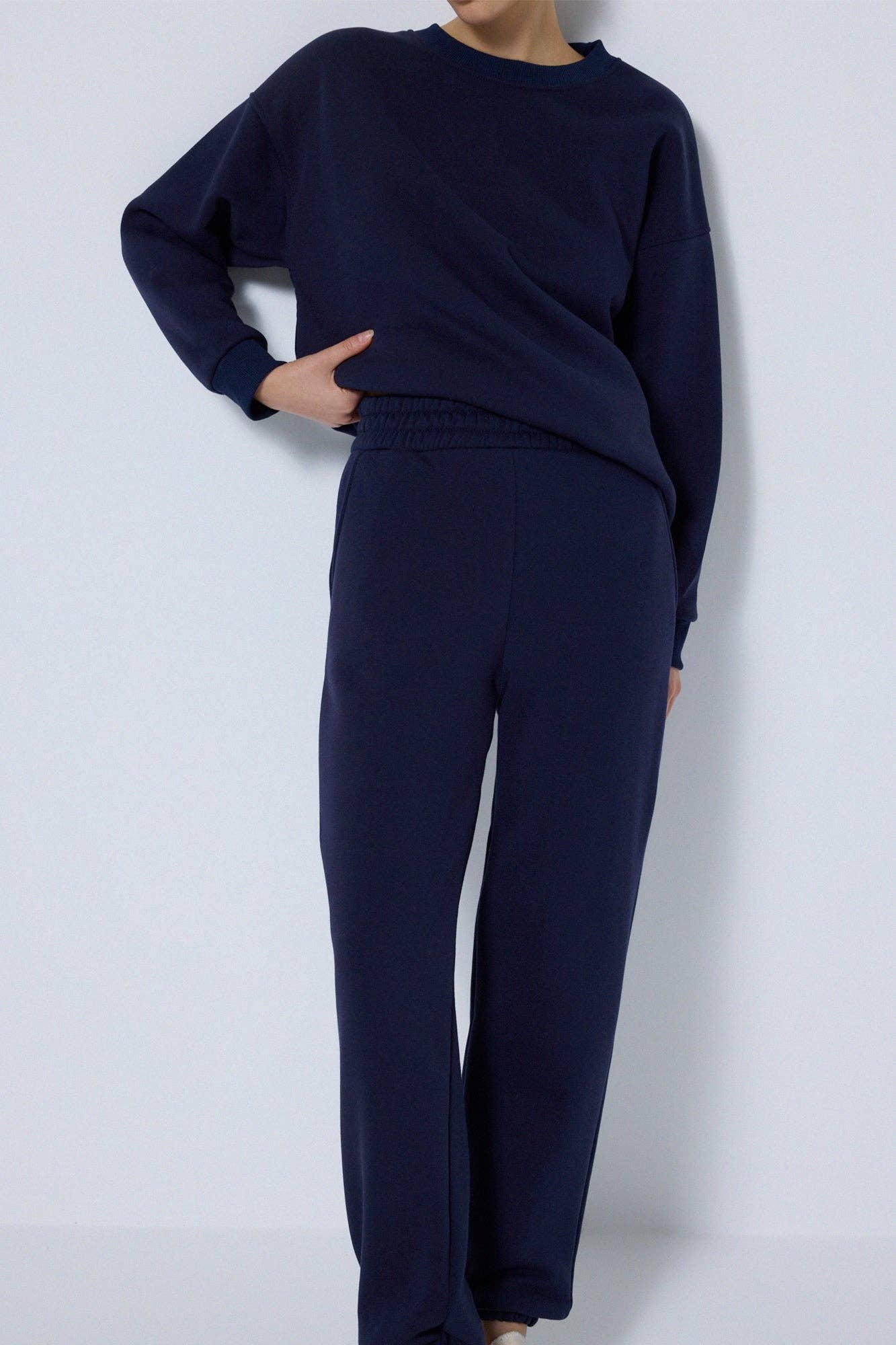 SWEATSHIRT AND JOGGER SET - MarramTrading.com