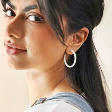 Load image into Gallery viewer, Tortoiseshell Resin Hoop Earrings in Green
