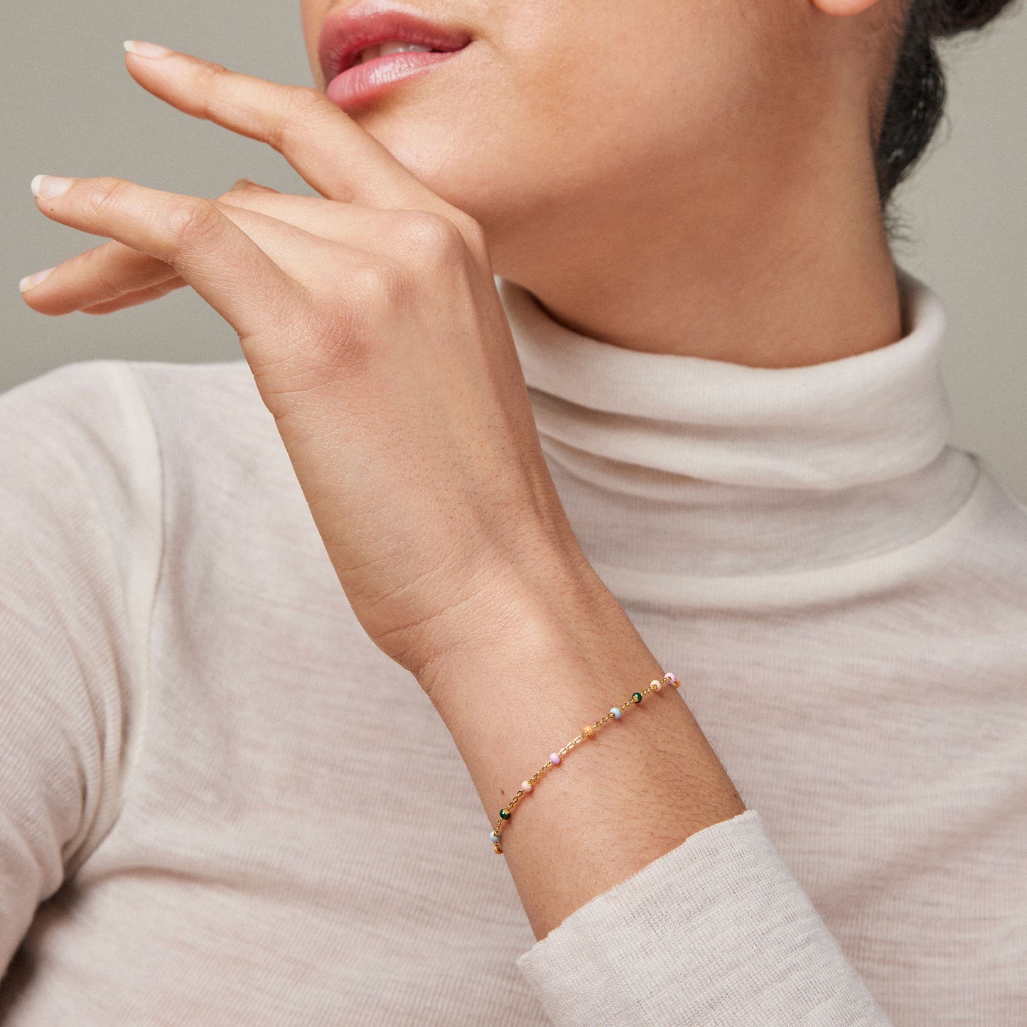 Bracelet, Lola