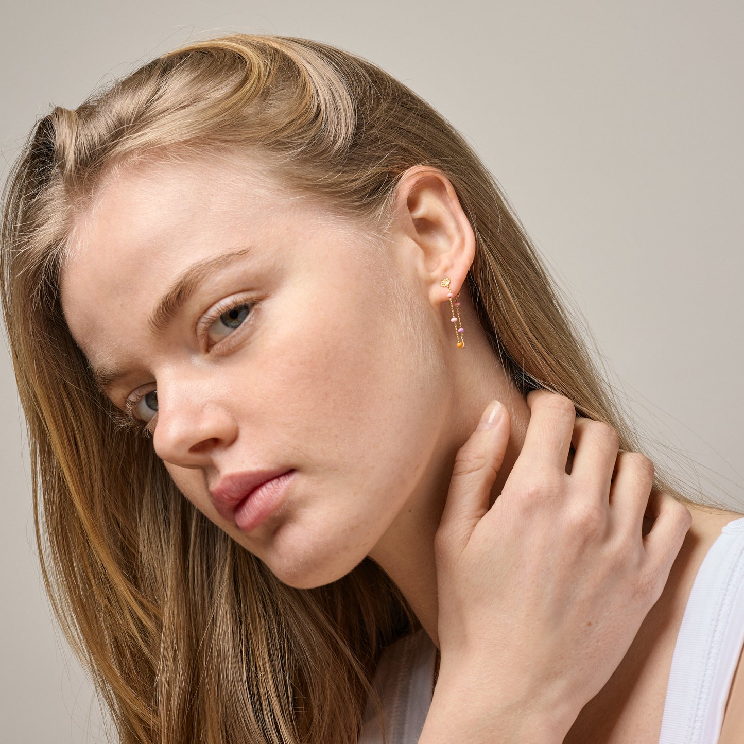 Earring, Lola