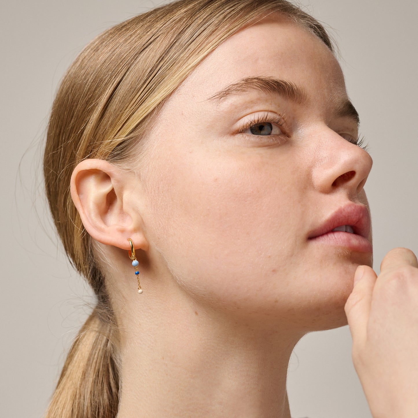 Hoops, Lola Bold
