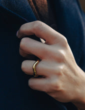 Load image into Gallery viewer, Gold Chunky Irregular Band Ring, Waterproof

