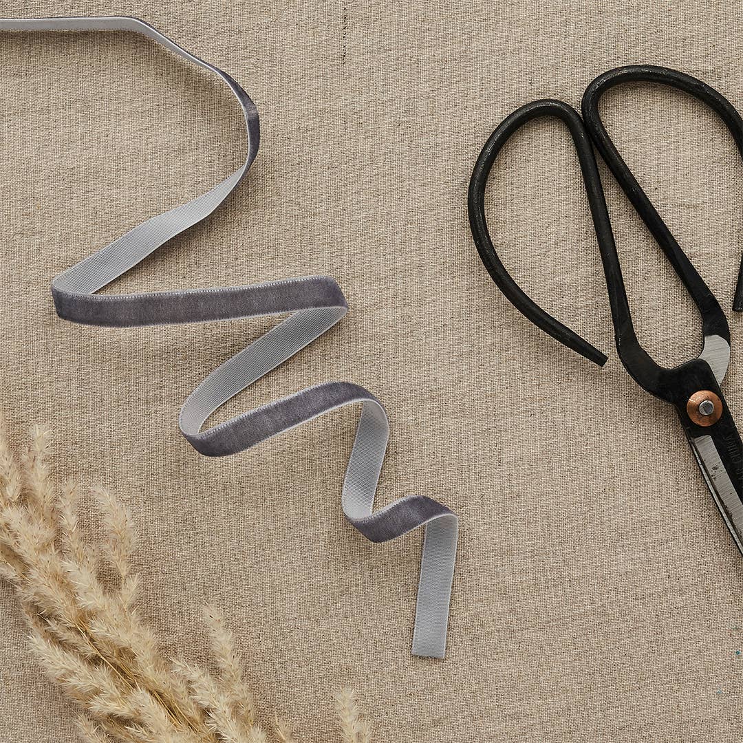 Light Grey Velvet Ribbon (10Mm X 5M)