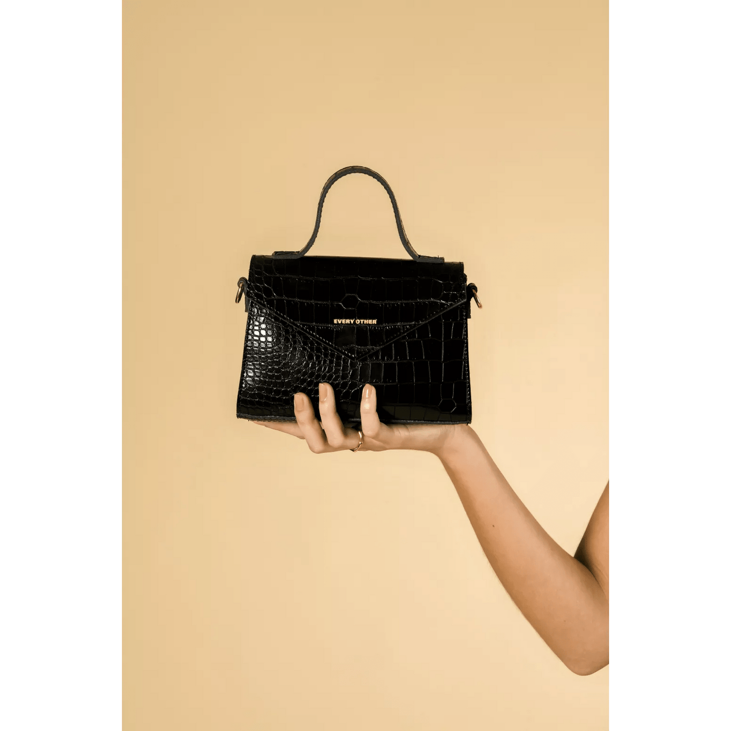 Alba Croc Crossbody Bag - MarramTrading.com