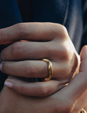 Load image into Gallery viewer, Gold Chunky Irregular Band Ring, Waterproof
