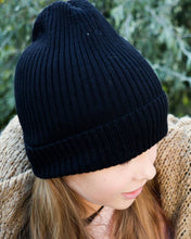 Load image into Gallery viewer, Beanie in merino wool - Black - MarramTrading.com
