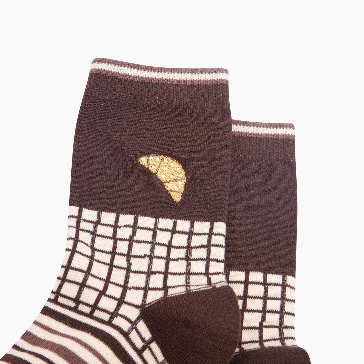 Croissant Combed Cotton Pattern Embroidered Socks in Brown/Cream