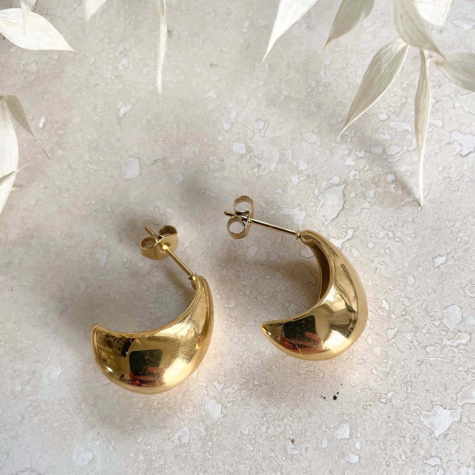 Everyday Gold Droplet Earrings - MarramTrading.com