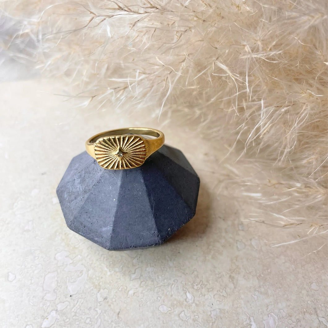 Gold Starburst Signet Ring - Waterproof