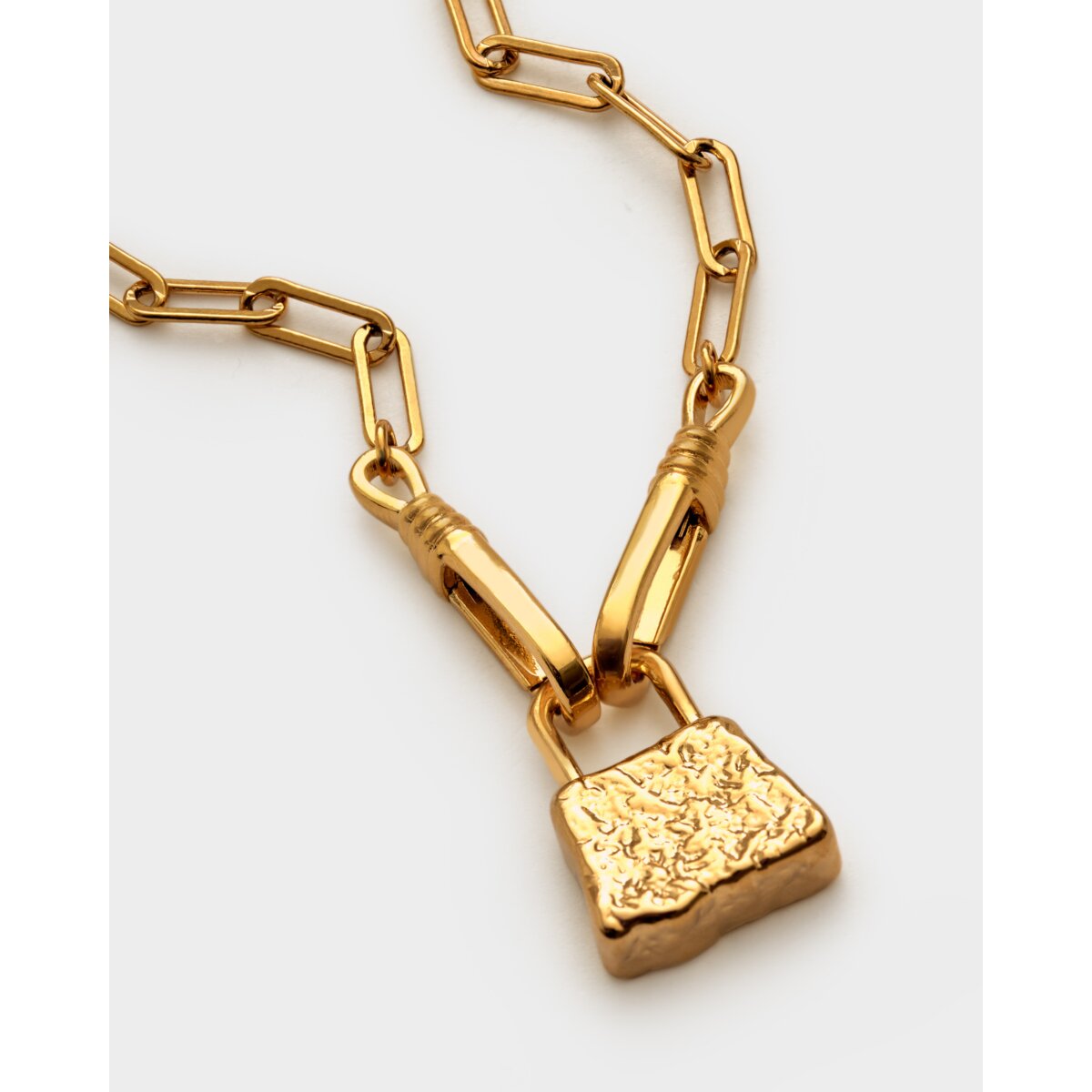 Luxe Lock Waterproof Gold Bracelet