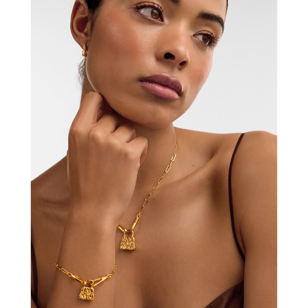 Luxe Lock Waterproof Gold Bracelet