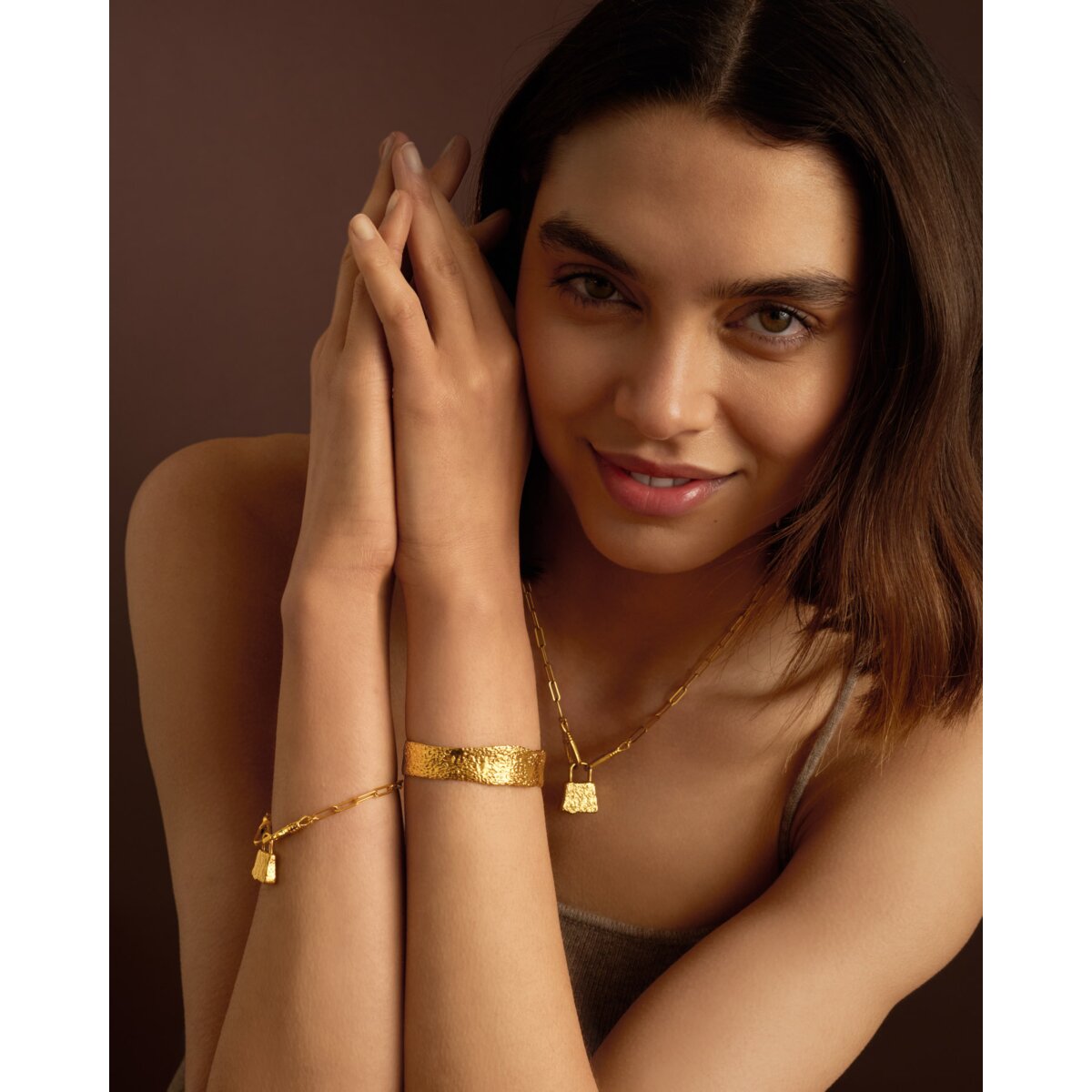 Luxe Lock Waterproof Gold Bracelet