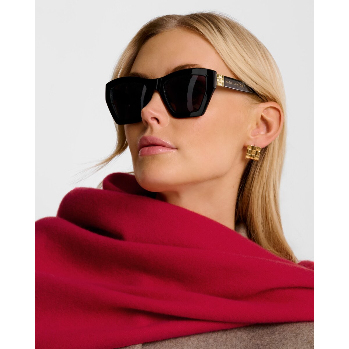 Palma Oversized Cat-Eye Sunglasses in Black