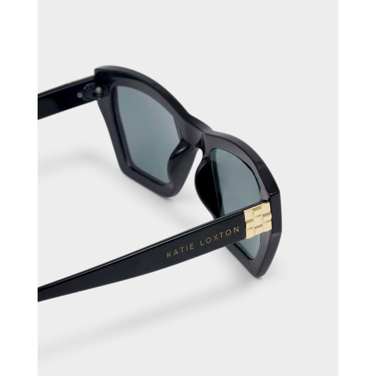 Palma Oversized Cat-Eye Sunglasses in Black