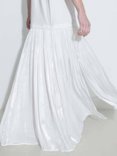 Load image into Gallery viewer, Oversized Round Neck Short Sleeve Pleated Dress - MarramTrading.com
