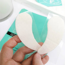 Load image into Gallery viewer, RETINOL Under Eye Mask Patch - Vegan, 3 Pairs per Pouch - MarramTrading.com
