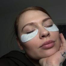 Load image into Gallery viewer, RETINOL Under Eye Mask Patch - Vegan, 3 Pairs per Pouch - MarramTrading.com

