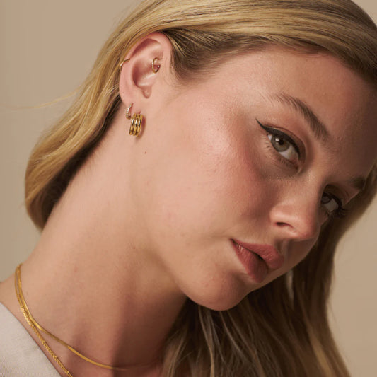 Linear Small Hoop Earrings