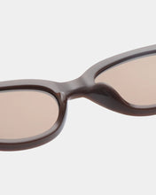 Load image into Gallery viewer, Winnie Sunglasses - Chocolate - MarramTrading.com
