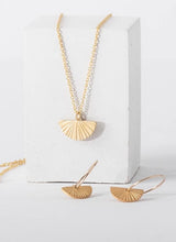 Load image into Gallery viewer, Gold Fan Earrings
