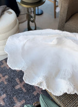Load image into Gallery viewer, Resin Clam Shell

